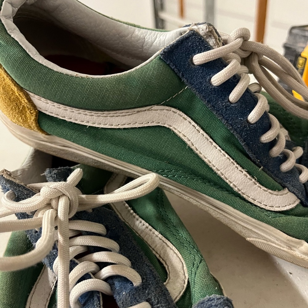 Vans - Picture 4 of 4